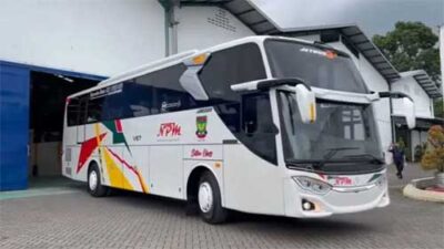 Bus NPM dengan livery lawas keluaran Adiputro. (youtube adiputro)