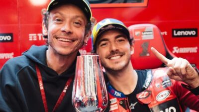 Valentino Rossi menyebut Ducati pengkhianat gara-gara pilih Marc Marquez dampingi Francesco Bagnaia