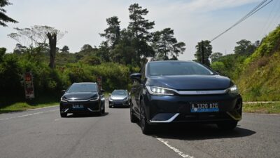 Ternyata BYD sudah mulai bangun pabrik mobil listrik senilai Rp21 triliun di Subang.