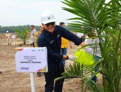 Petani Riau Bahagia Ikut Program Peremajaan Sawit PTPN IV