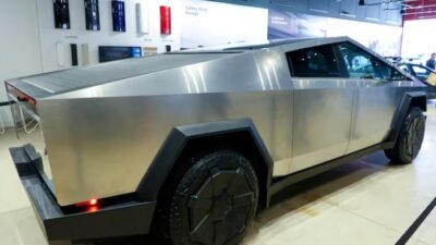 Tesla Prioritaskan Produksi Cybertruck Varian Mahal, Versi Murah Dihentikan