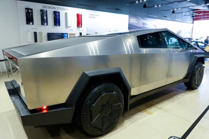 Tesla hentikan pemesanan untuk Cybertruck verian termurah.