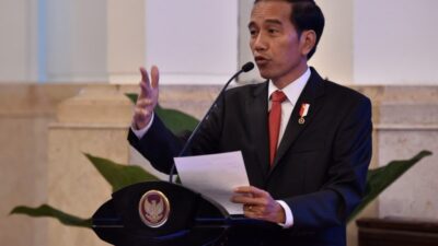 Presiden Jokowi Serahkan SK Hutan