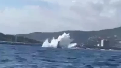 Pesawat Kuno Terjatuh