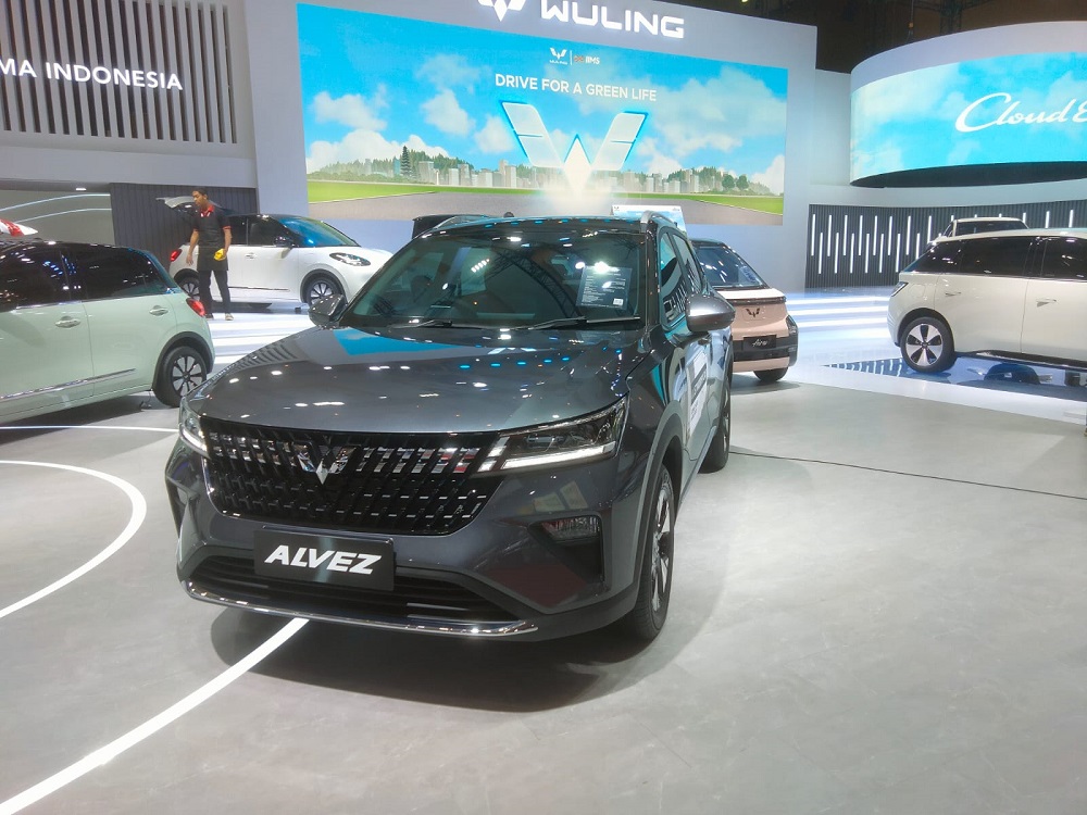 Pajak mobil Wuling Alvez EX dan Toyota Raize, manakah yang lebih murah?