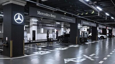 Kebakaran mobil listrik Mercedes-Benz bikin pemilik panik hingga ramai-ramai jual kendaraannya.