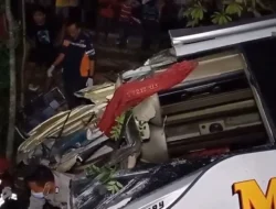 Bus Kecelakaan di Ngawi, 10 Korban Dievakuasi