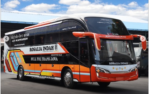 Bus baru Rosalia Indah