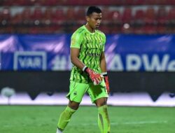 Penyelamatan Krusial Teja Paku Alam Pastikan Persib Bandung Bawa Pulang Satu Poin