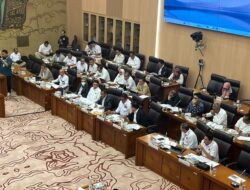 Bahlil Lahadalia Tampilkan Target dan Realisasi PNBP ESDM dalam Rapat Kerja dengan DPR