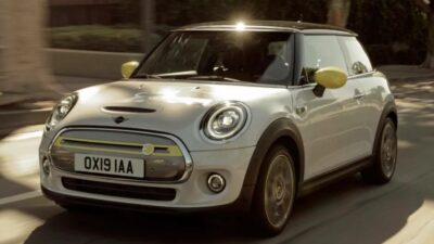Baterai berisiko terbakar, sebanyak 14 ribu mobil listrik Mini Cooper kena recall.