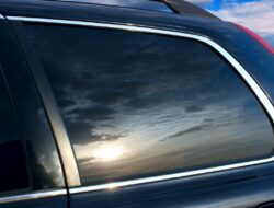 Kaca Film Modern, Terang Tetap Dingin