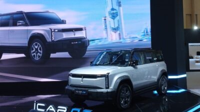 Dipamerkan di GIIAS Surabaya 2024, mobil listrik offroad iCar 03 siap dikirim ke konsumen tahun depan.