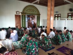 Satgas TMMD 0720 Rembang Laksanakan Sholat Jumat Bersama Warga