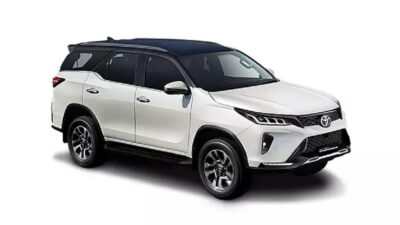 Toyota Fortuner Legender.