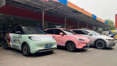 Makin diminati, mobil listrik jadi taksi di Bandara Halim Perdanakusuma.