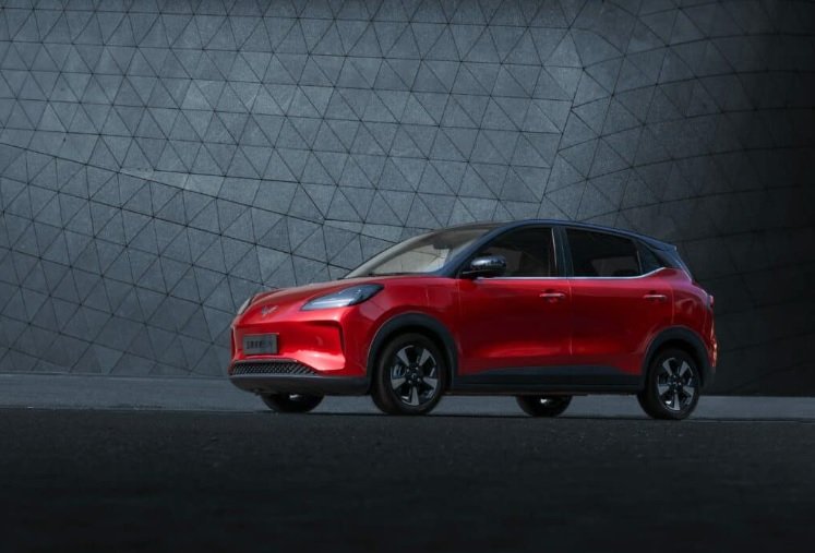 Mobil listrik baru Wuling, ngecas Rp13 ribu bisa tempuh 100 km.