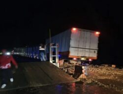 Longsor di Kampar, Arus Lalu Lintas Terhambat Sistem Buka Tutup