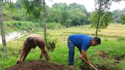 Petugas Kebersihan Solok Terapkan Biopori untuk Resapan Air