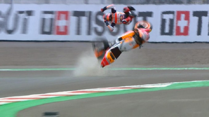 Momen kecelakaan Marc Marquez di Sirkuit Mandalika.