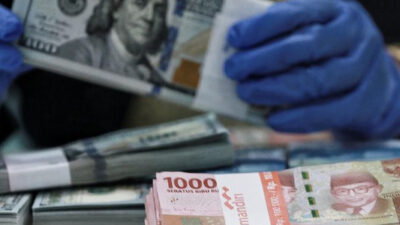 Rupiah Diperkirakan Stabil, Dolar AS Bisa Melemah Setelah Data Penjualan Ritel