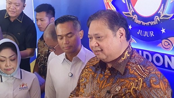 Menko Airlangga Hartarto bertemu Ketum Kadin