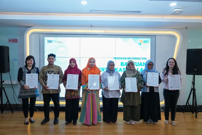 BRI Peduli menggelar pelatihan dan pendampingan sertifikasi halal bagi pelaku UMKM.