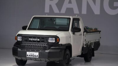 Toyota Hilux Rangga dijual mulai Rp188 juta, segini target penjualannya.