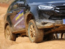 Penggemar 4×4 Uji Coba Ban Wrangler Duratrac RT dalam Acara Peluncuran di Sentul