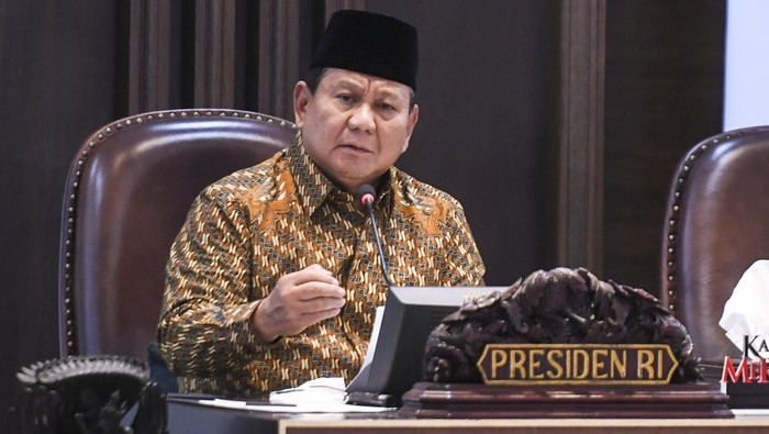 Presiden Prabowo Subianto memimpin sidang kabinet.