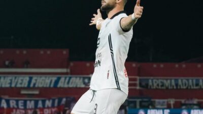 Gol Simic Dibalas Dalberto, Persija dan Arema Imbang di Babak Pertama