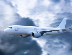 Sejarah dan Alasan Pesawat Beralih ke Cat Putih