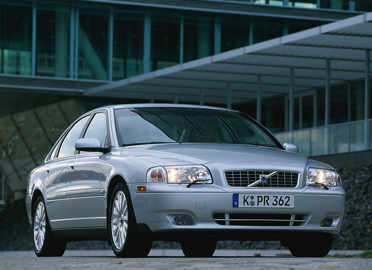 Volvo S80.