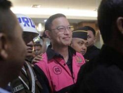 Tom Lembong Dijerat Kasus Korupsi Impor Gula, Masih Senyum Saat Ditahan