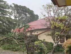 Hujan Disertai Angin Kencang Landa Kecamatan Sangir, Banyak Rumah Terpengaruh