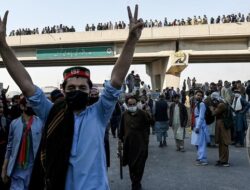 Pakistan Tangkap 80 Pendukung Imran Khan Pasca Aksi Protes