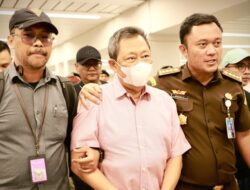 Pulang dari Singapura, Hendry Lie Langsung Ditangkap Kejagung