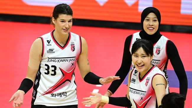 Red Sparks vs Pink Spiders