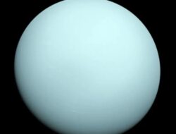 Penelitian Baru Ungkap Uranus Mungkin Bukan Planet yang Steril
