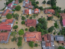 Banjir Bandang Rusak Desa Tegalwaru, BPBD Karawang Evakuasi Warga