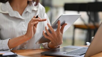 Peluang Kerja Akuntan di Bali, Posisi Tersedia di Penerbit Erlangga hingga Bandar Laundry Express