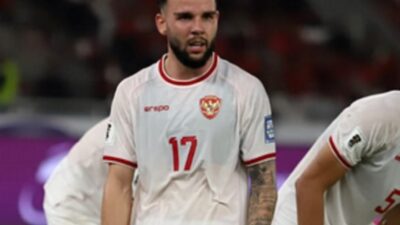 Calvin Verdonk kala membela Timnas Indonesia.