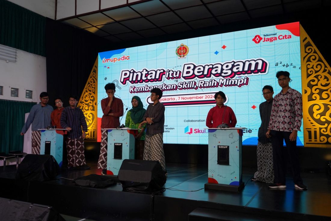 Telkomsel menggelar roadshow dan menggelar beragam kegiatan