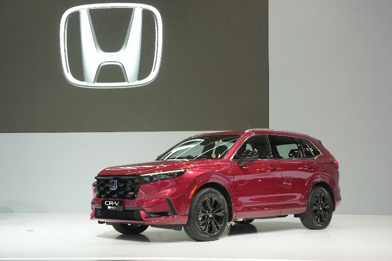 Segini pajak mobil Honda CR-V keluaran tahun 2024 semua tipe.