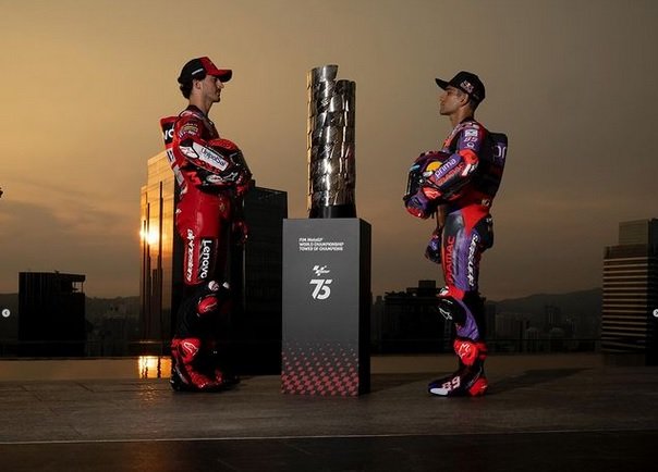 Francesco Bagnaia dan Jorge Martin berduel ketat di perebutan gelar juara MotoGP 2024.
