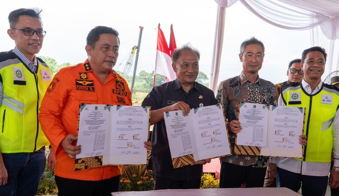 Tol Jakarta-Cikampek dan Kereta Cepat Whoosh