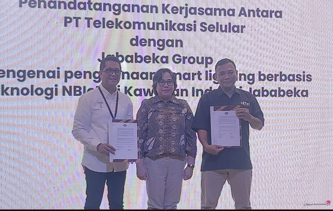 PT Jababeka menandatangani perjanjian kerja sama penyediaan jaringan 5G di kawasan industri Jababeka.
