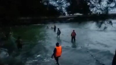 Pencarian Anak Hanyut di Pariaman Dihadang Angin Kencang dan Gelap