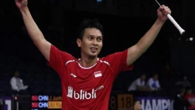 Pebulu Tangkis Mohammad Ahsan Gantung Raket