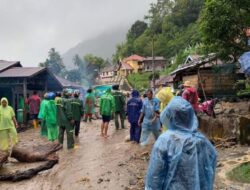 Akses Palembayan-Matur Terputus Akibat Longsor
